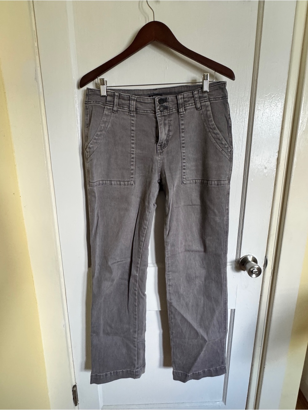 Straight-Leg Women's Utility Jeans - Gray